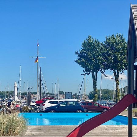 Hausboot Mit Traumlage In Luebeck-Travemuende Hotel Bagian luar foto