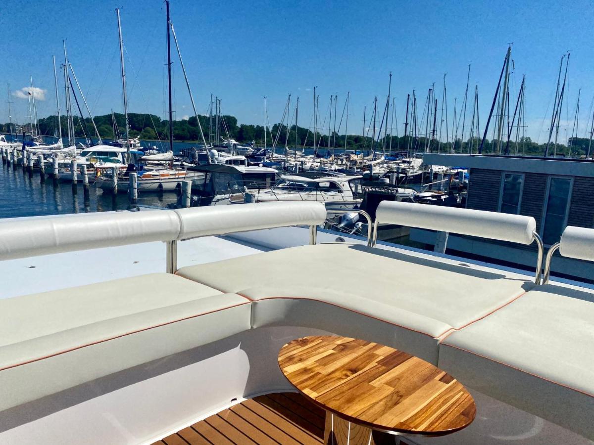 Hausboot Mit Traumlage In Luebeck-Travemuende Hotel Bagian luar foto