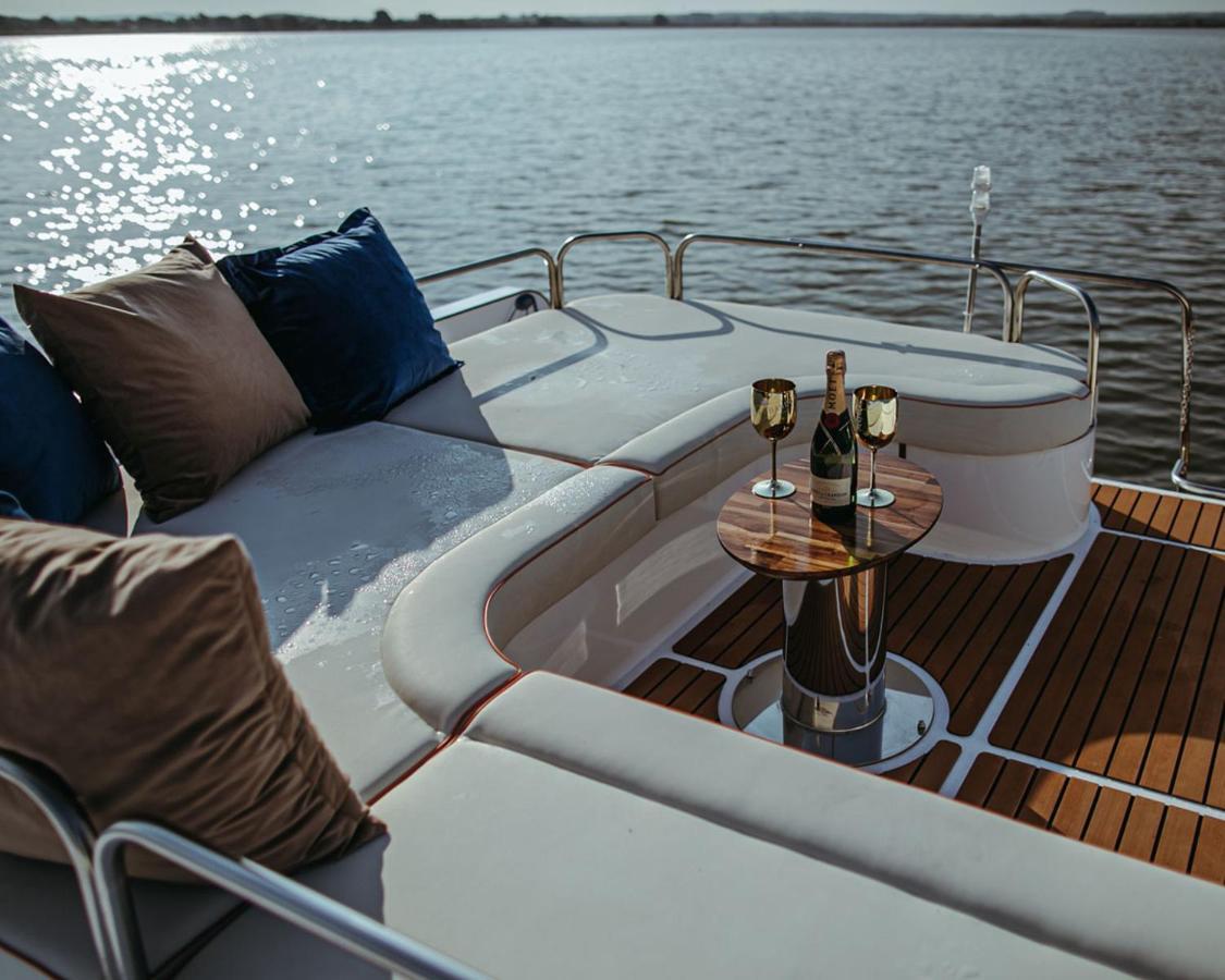 Hausboot Mit Traumlage In Luebeck-Travemuende Hotel Bagian luar foto