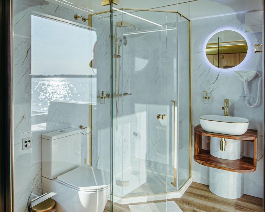 Hausboot Mit Traumlage In Luebeck-Travemuende Hotel Bagian luar foto