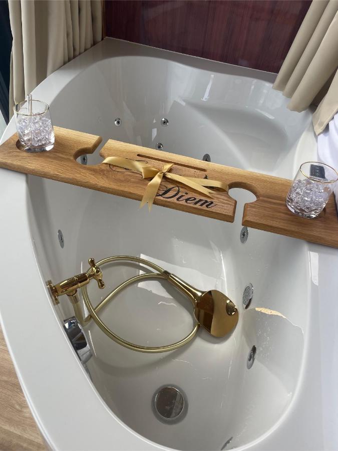 Hausboot Mit Traumlage In Luebeck-Travemuende Hotel Bagian luar foto