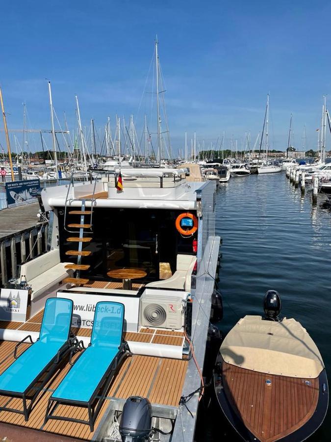 Hausboot Mit Traumlage In Luebeck-Travemuende Hotel Bagian luar foto