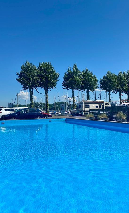 Hausboot Mit Traumlage In Luebeck-Travemuende Hotel Bagian luar foto