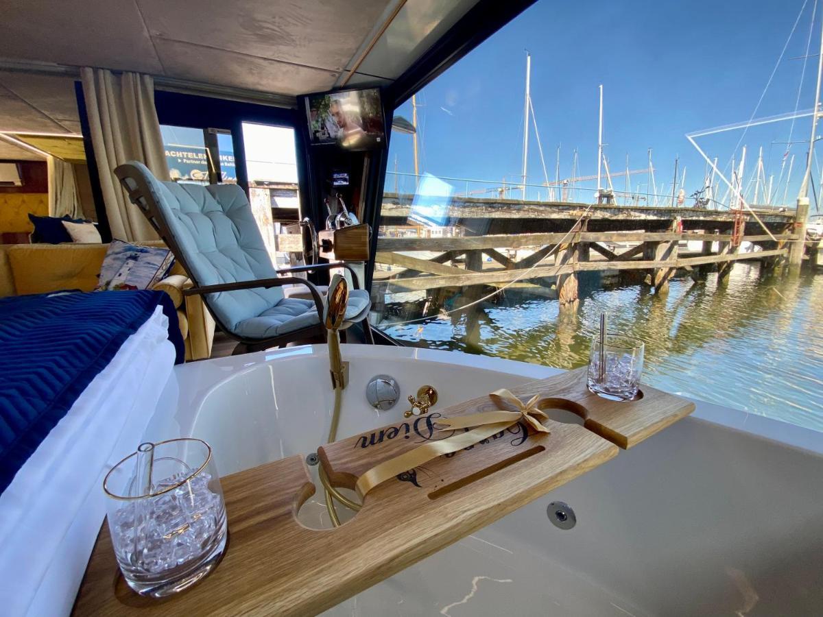 Hausboot Mit Traumlage In Luebeck-Travemuende Hotel Bagian luar foto