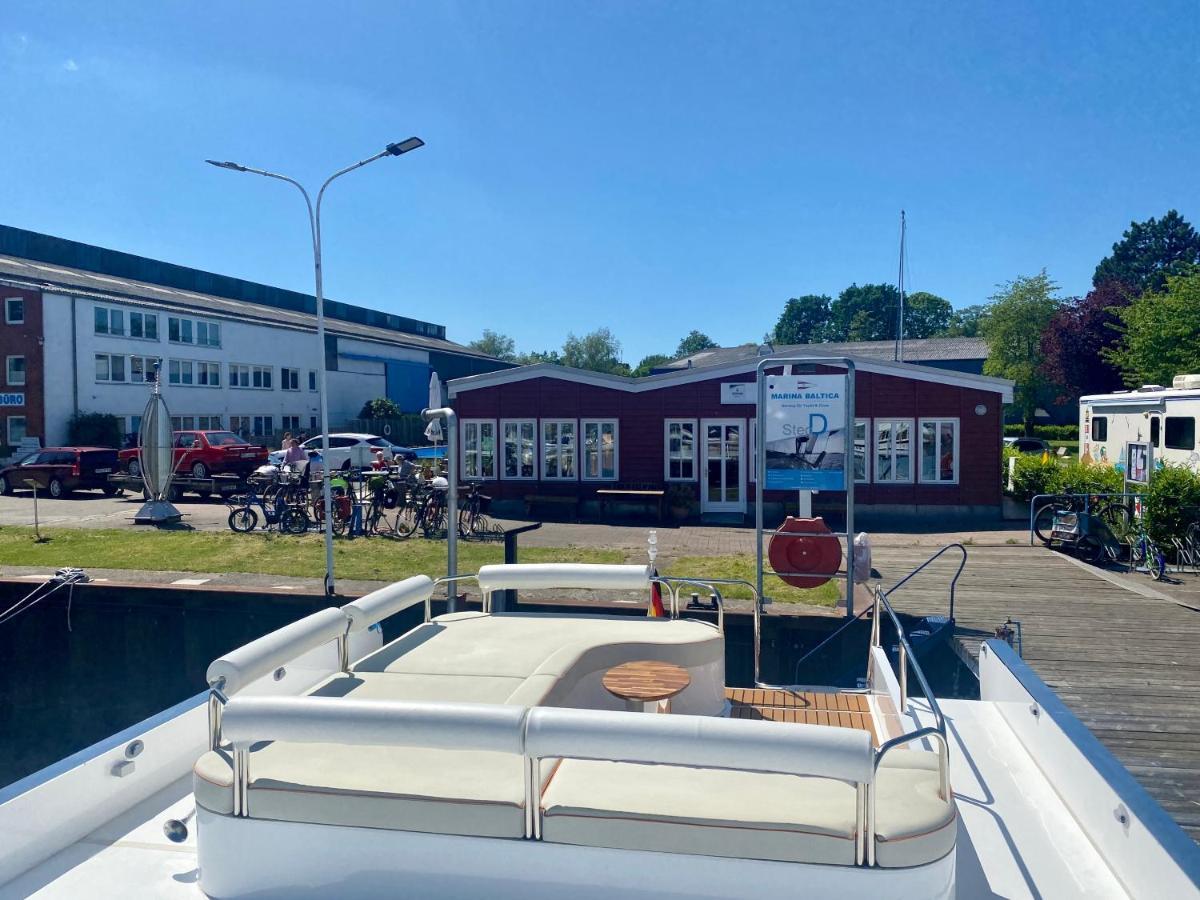 Hausboot Mit Traumlage In Luebeck-Travemuende Hotel Bagian luar foto