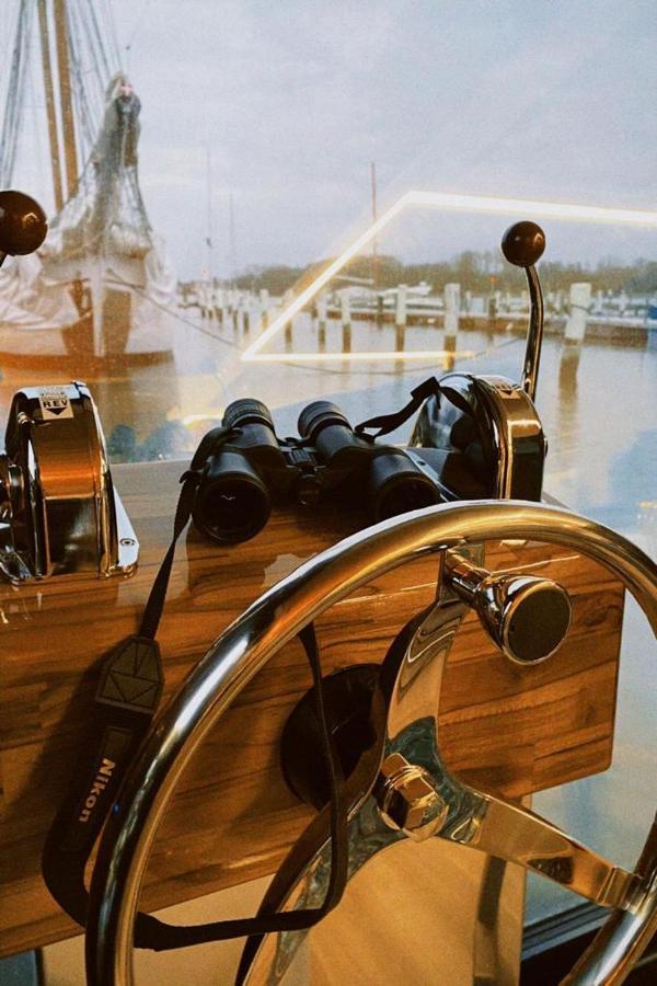 Hausboot Mit Traumlage In Luebeck-Travemuende Hotel Bagian luar foto